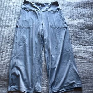 LIGHT GRAY LULULEMON SIZE 12 ALIGN HIGH RISE WIDE LEG CROPPED PANT